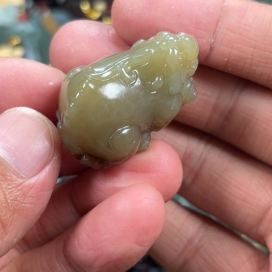 和田玉未镶嵌吊坠