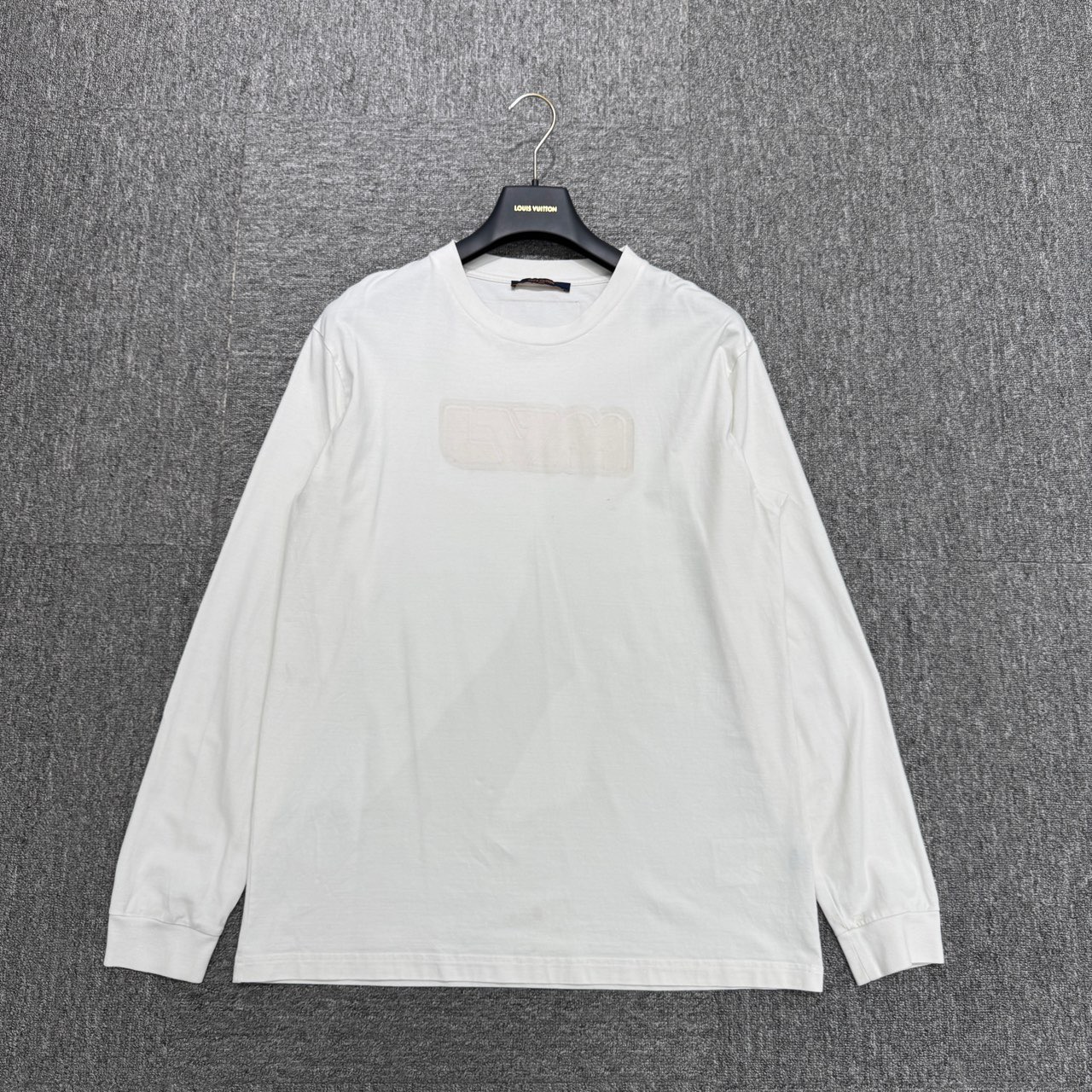99新 LouisVuitton/路易威登  lv 暗纹浮雕长袖/L码/14375 