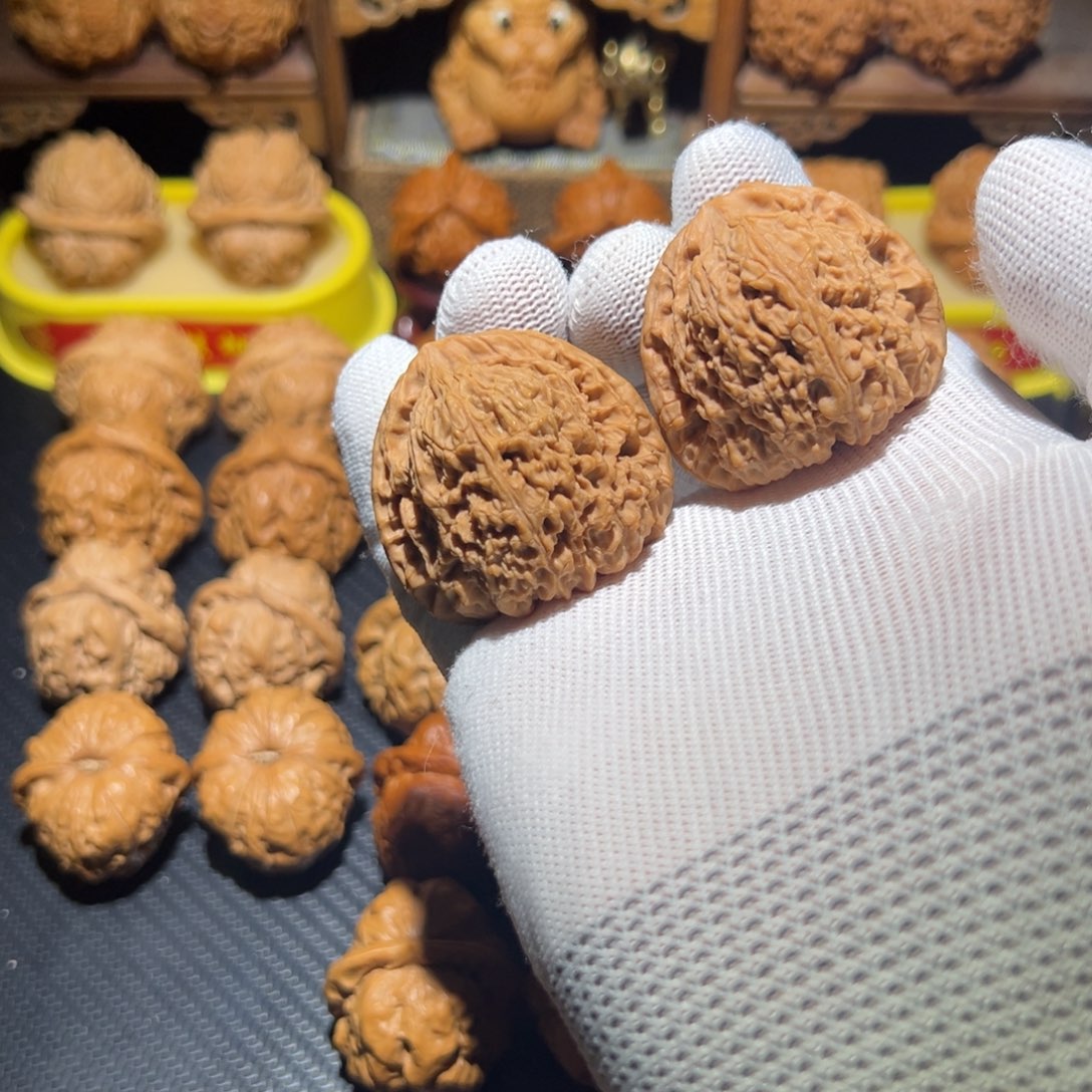 财***神文玩核桃把件南疆石