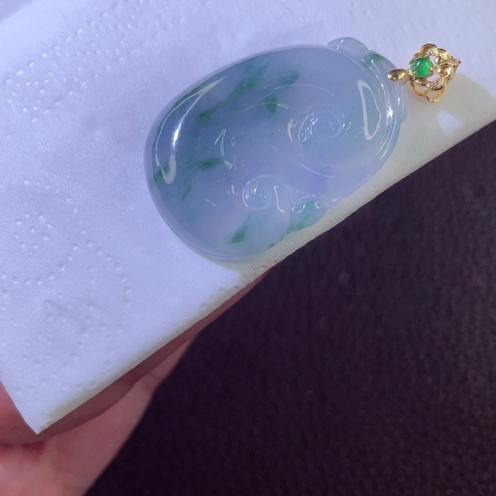 翡翠18K金镶嵌颈饰翡翠