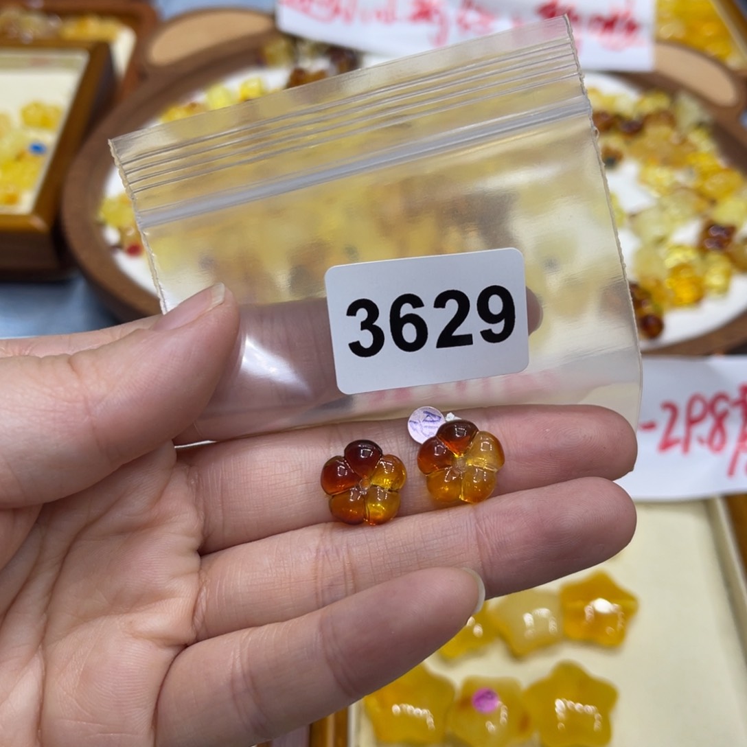 琥珀珠宝奇石未镶嵌