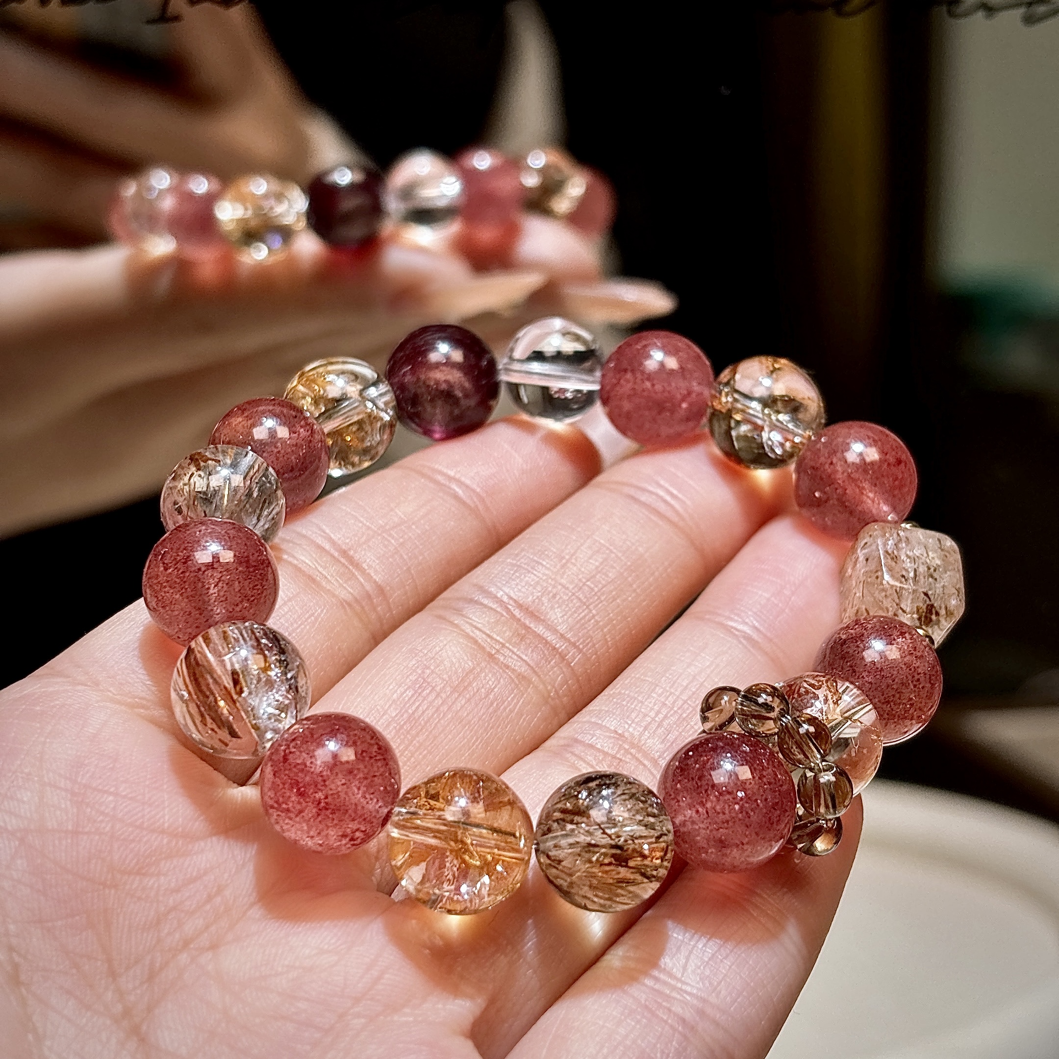 莓光织露原创多宝手串天然白水晶紫锂云母金箔胶花草莓晶招花来米