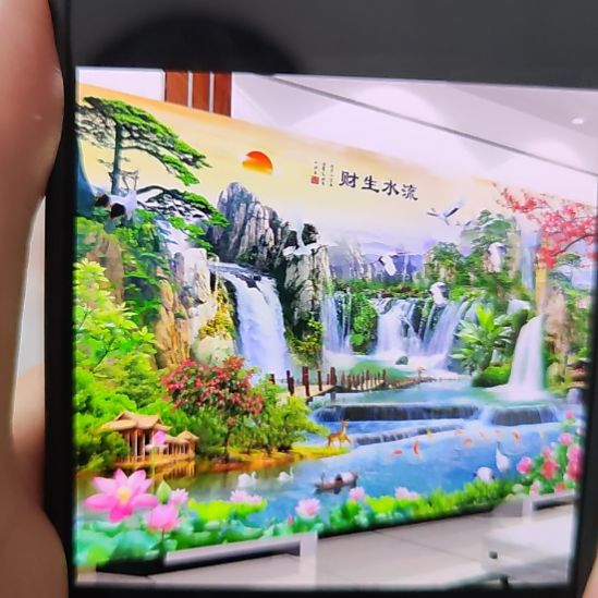 黄***犇客厅电视墙壁画壁布