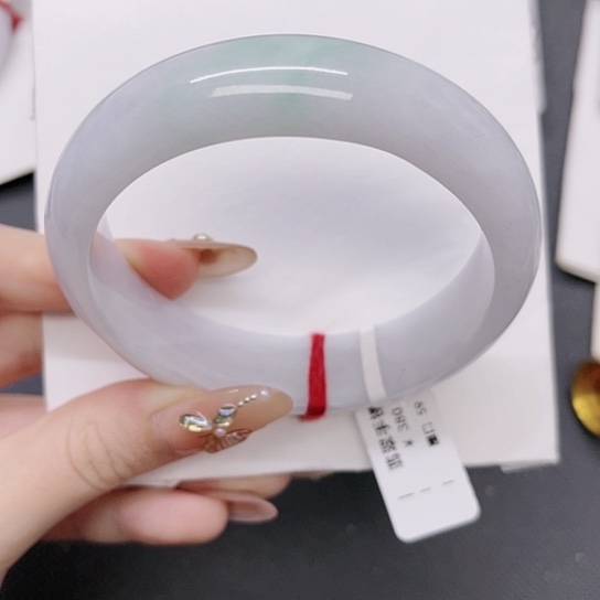 翡翠手镯未镶嵌A货