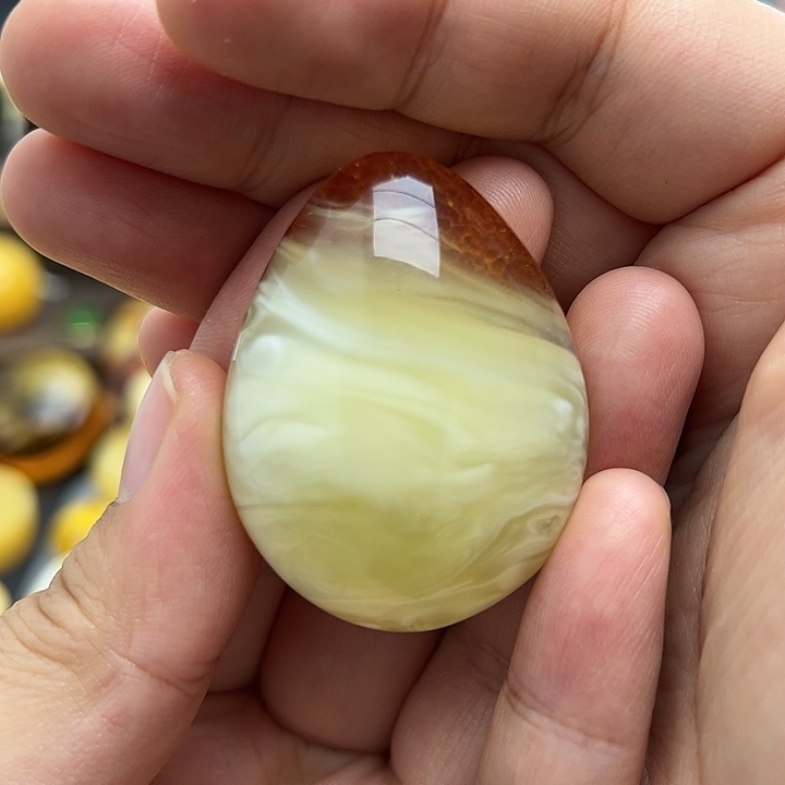 琥珀裸石未镶嵌水滴吊坠16.12