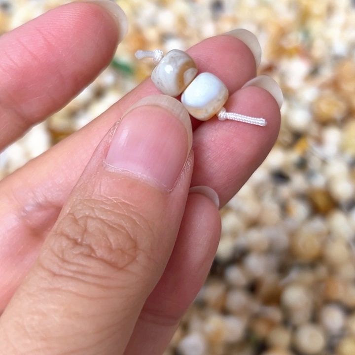 裸石蜜蜡未镶嵌7.6mm一对