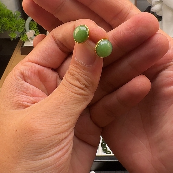 和田玉银S925镶嵌耳钉