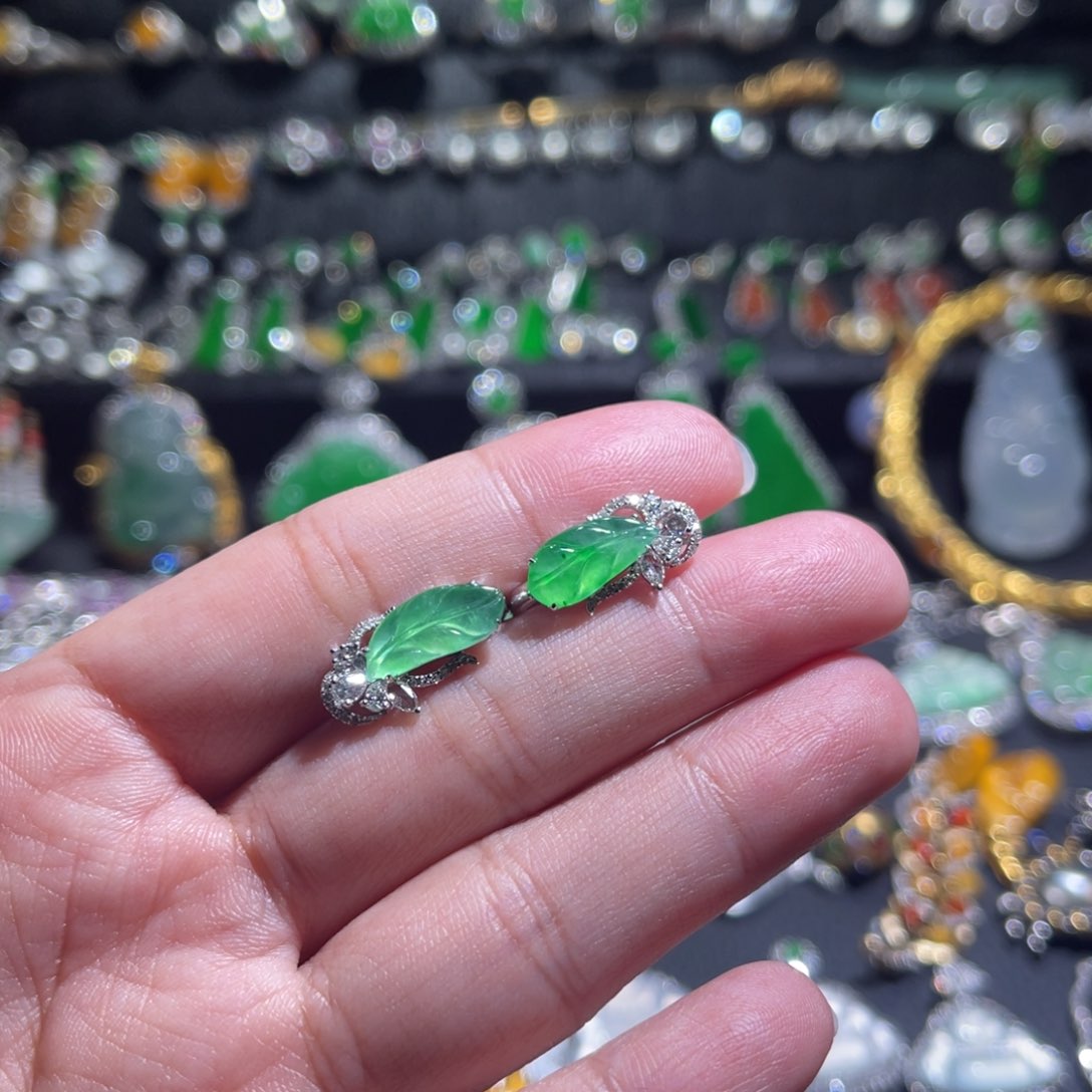 翡翠耳饰18K金镶嵌叶子耳包