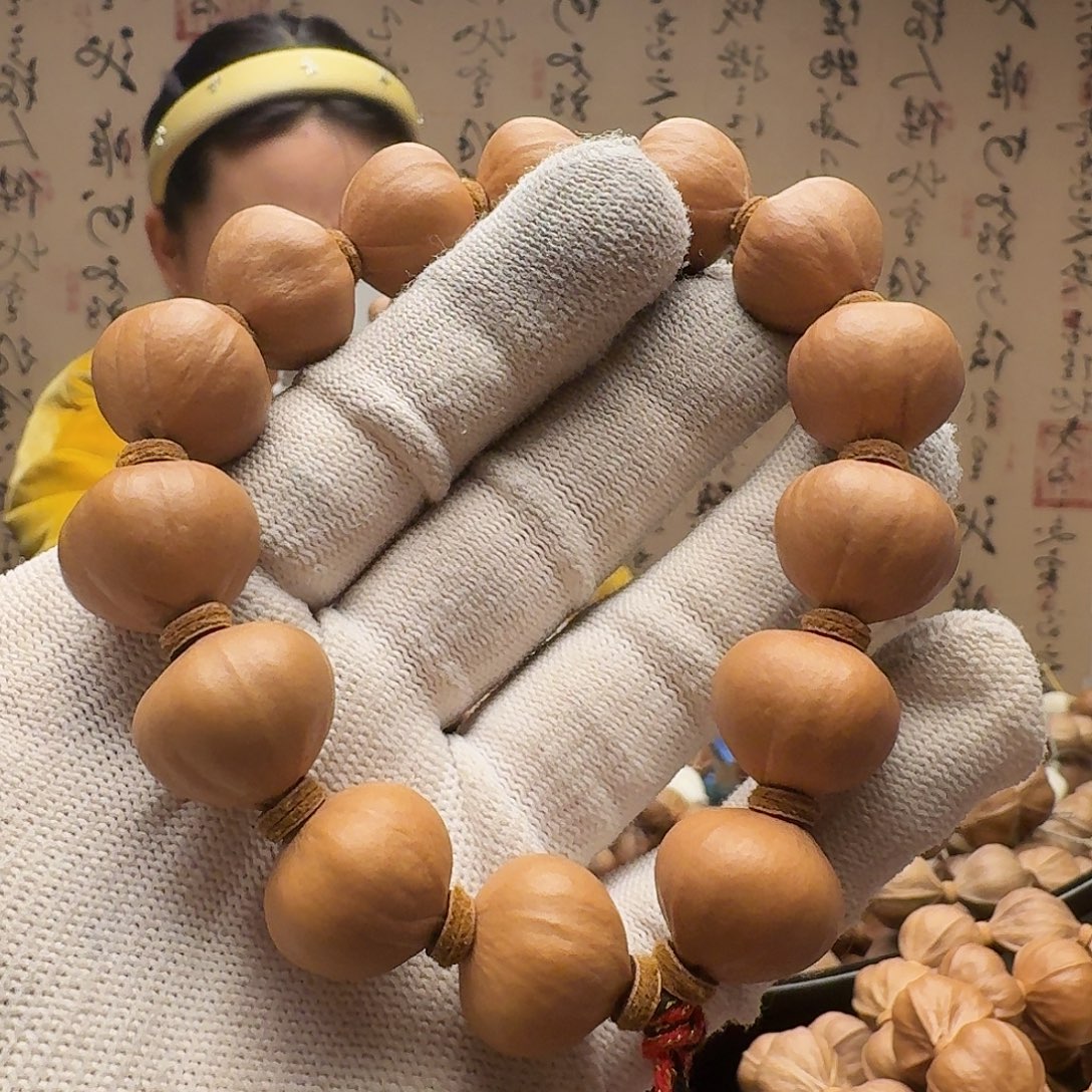 韩***猪橄榄核手串南瓜核