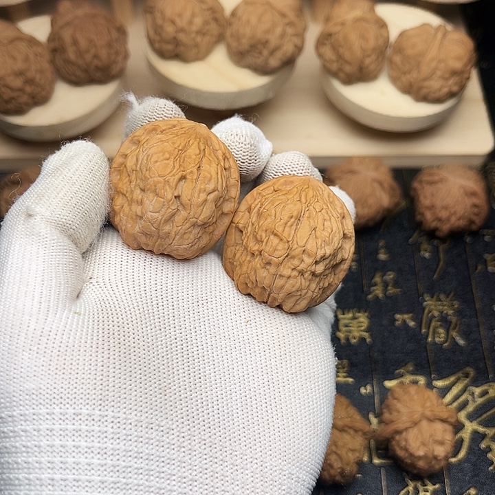 文玩核桃吊坠蟒皮纹路，小众金钱豹全品