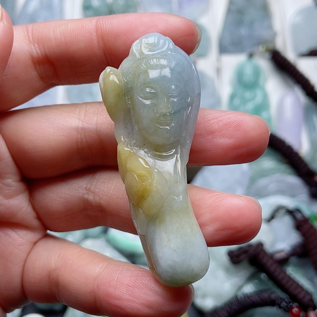 翡翠颈饰未镶嵌翡翠