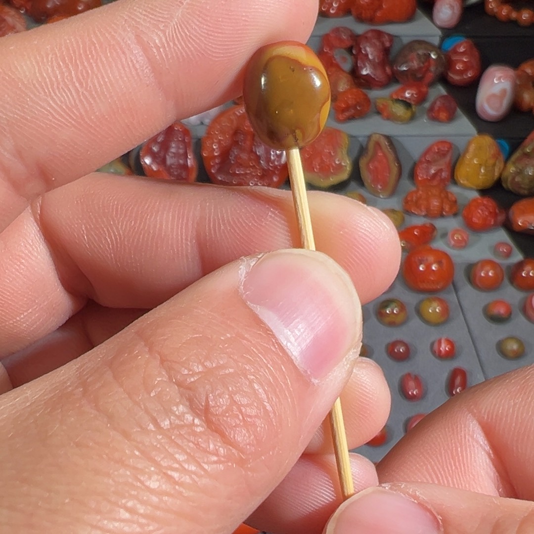 南红玛瑙未镶嵌13mm随型