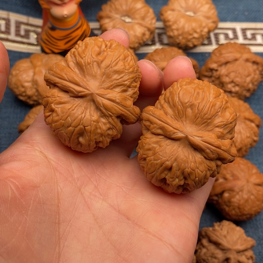 文玩核桃把件44全品毕业元宝50.9克