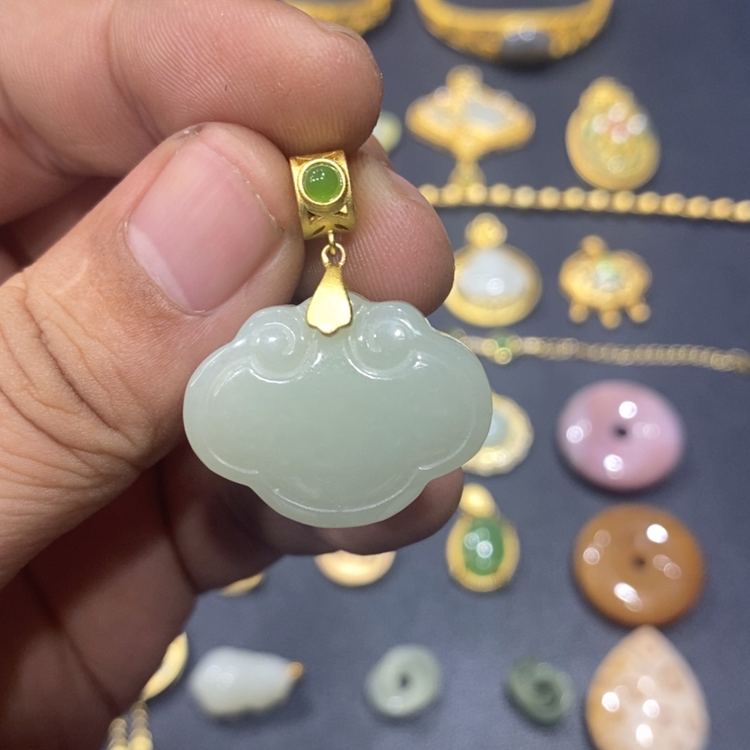 和田玉颈饰银S925镀金镶嵌