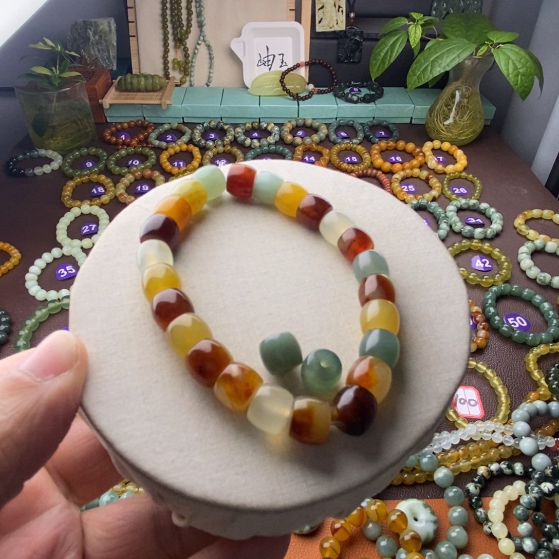 蛇纹石玉手串未镶嵌心**悸