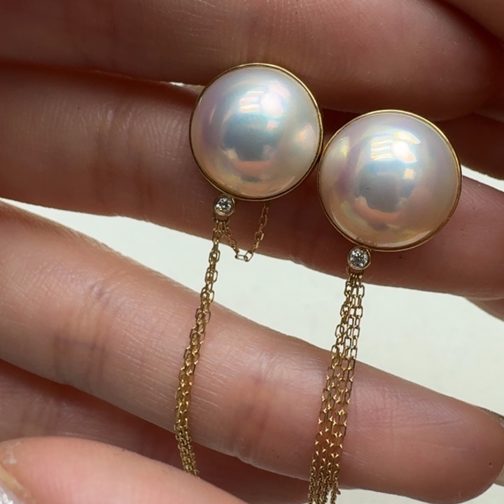 拼合珍珠（马贝珠）耳饰18K金镶嵌