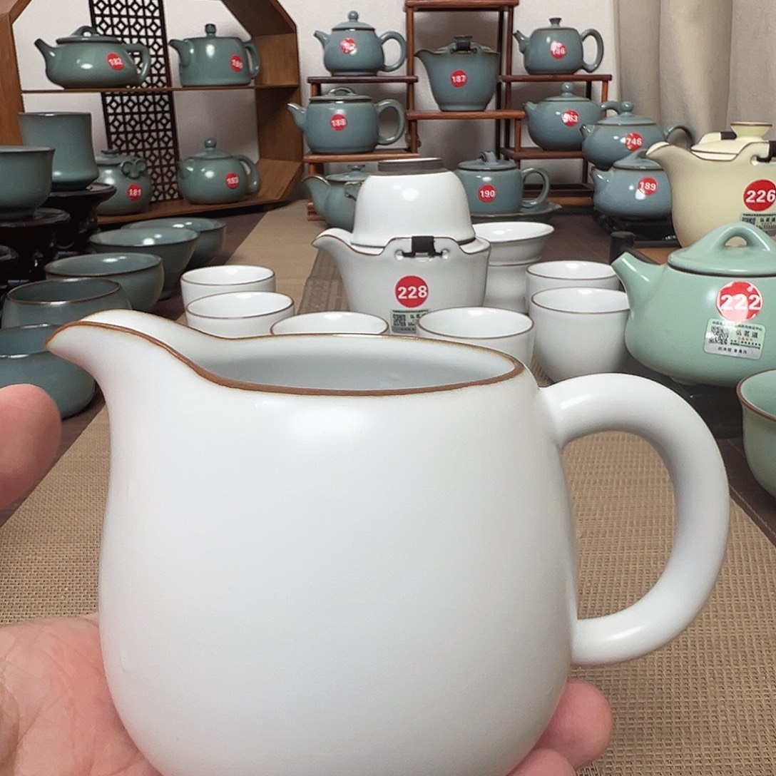 瓷片。。。。。。。。。。。。。。