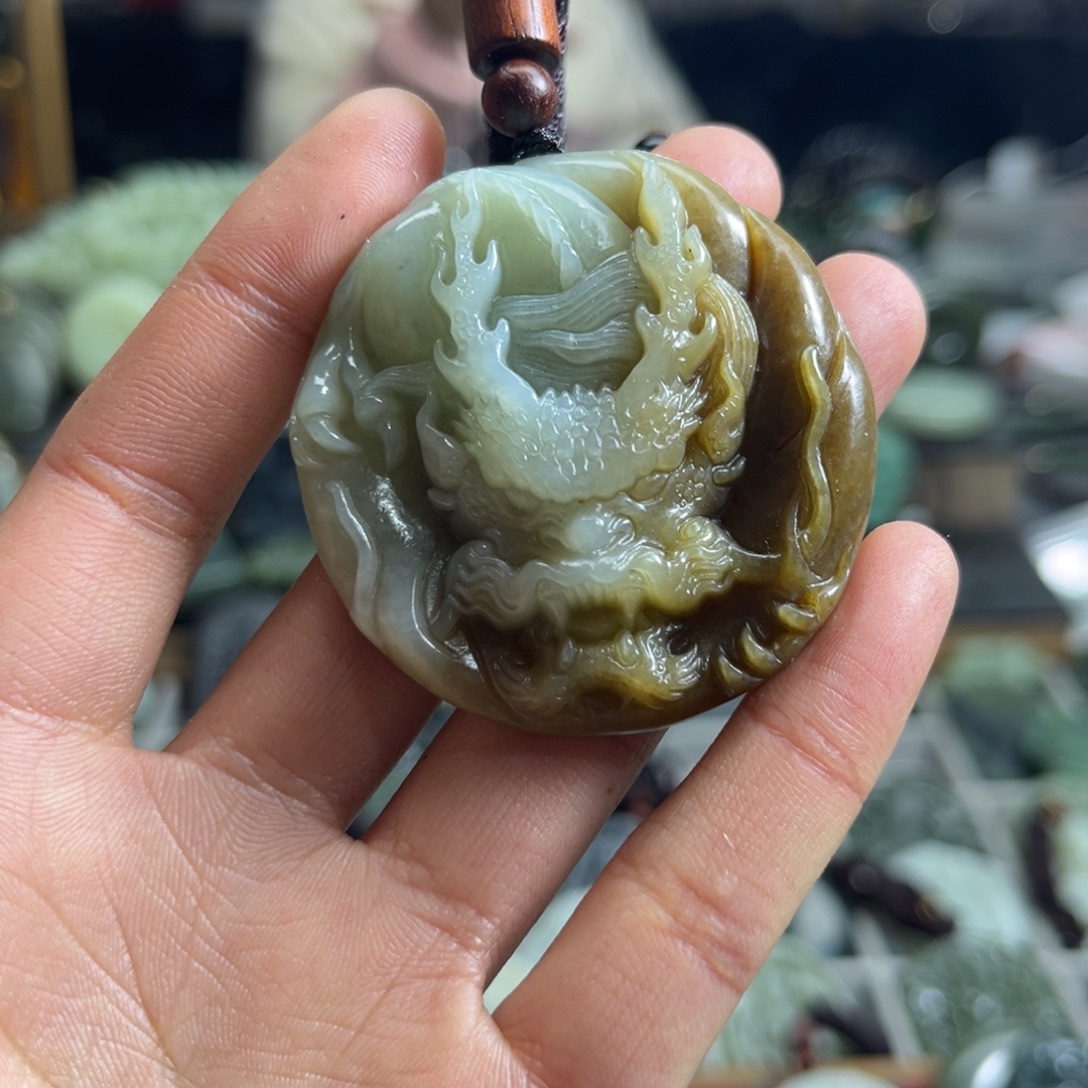 蝲***蛄和田玉未镶嵌颈饰