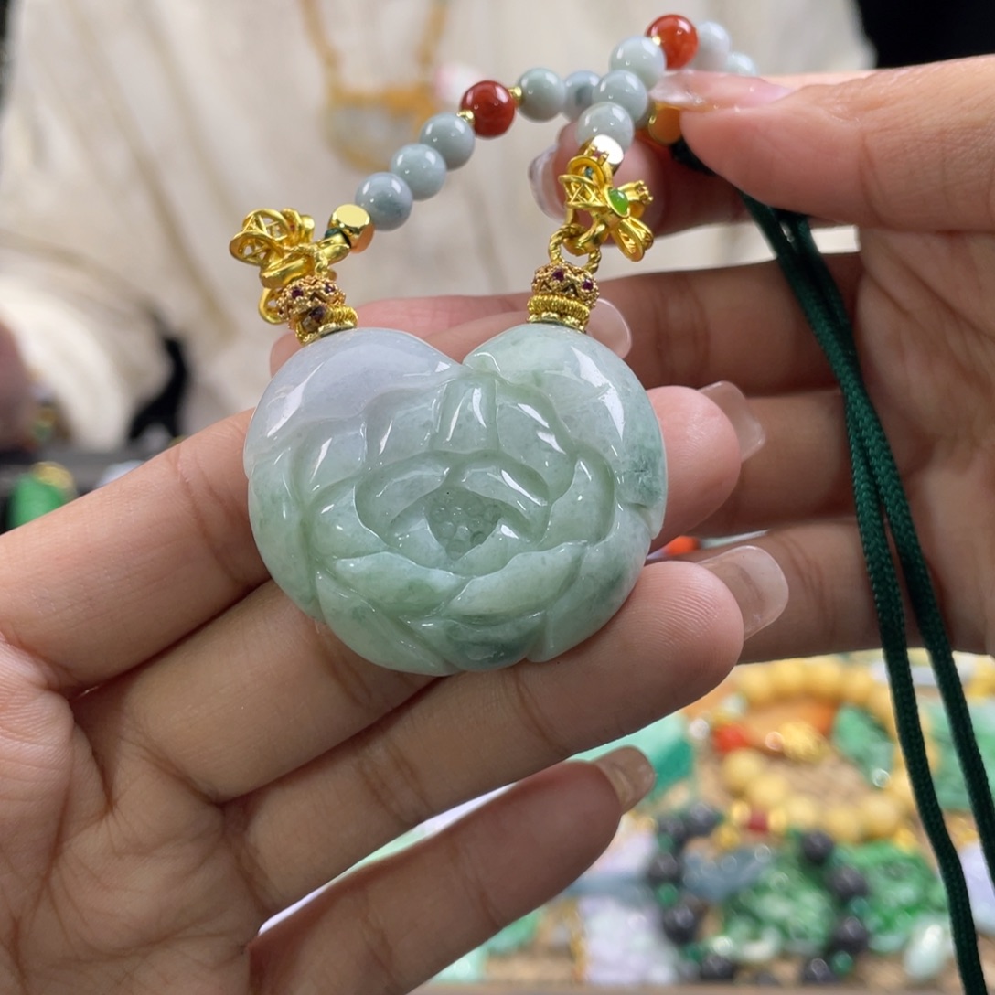 翡翠颈饰未镶嵌代编织