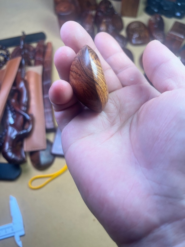 黄花梨手工雕刻富甲天下