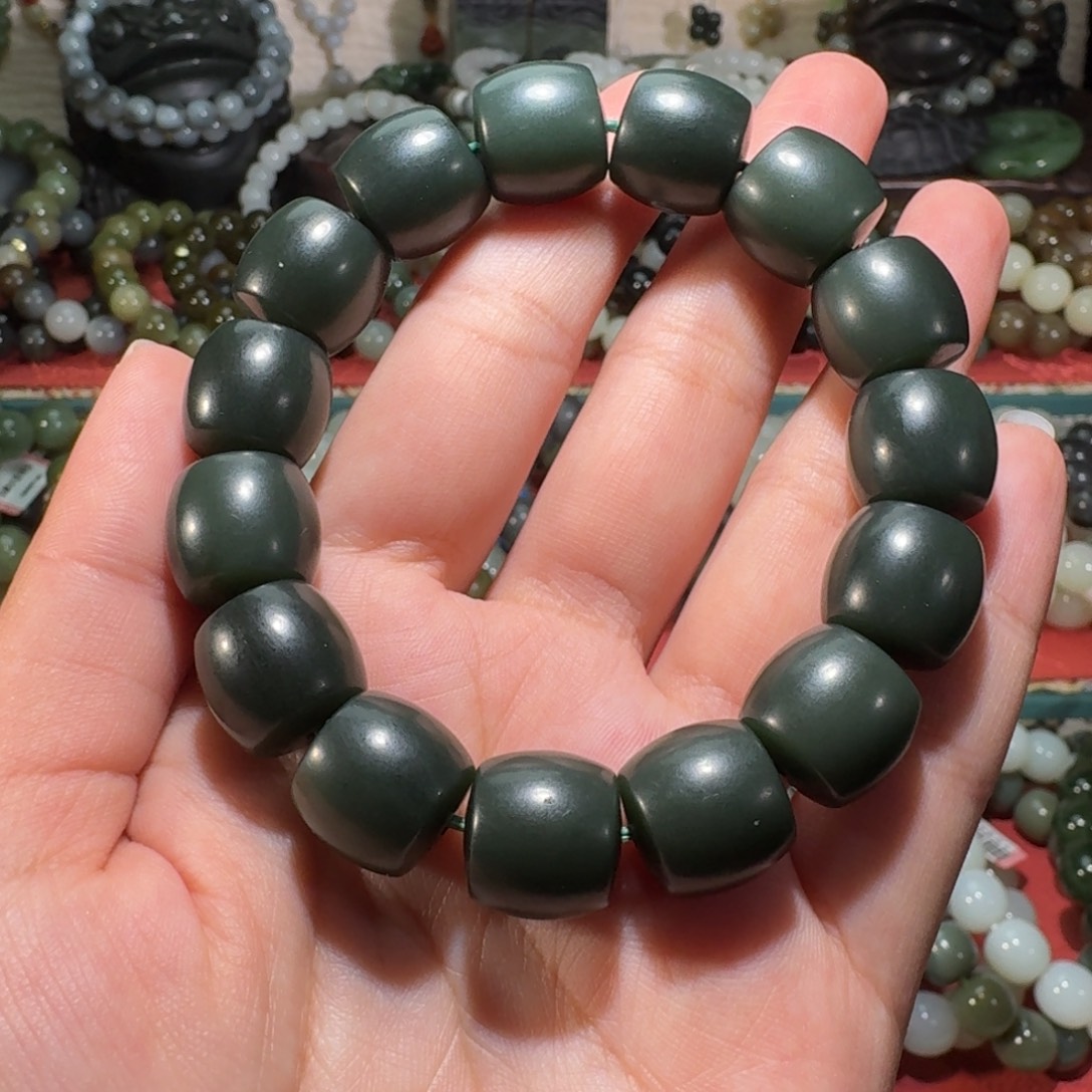 ，***哥和田玉未镶嵌手链