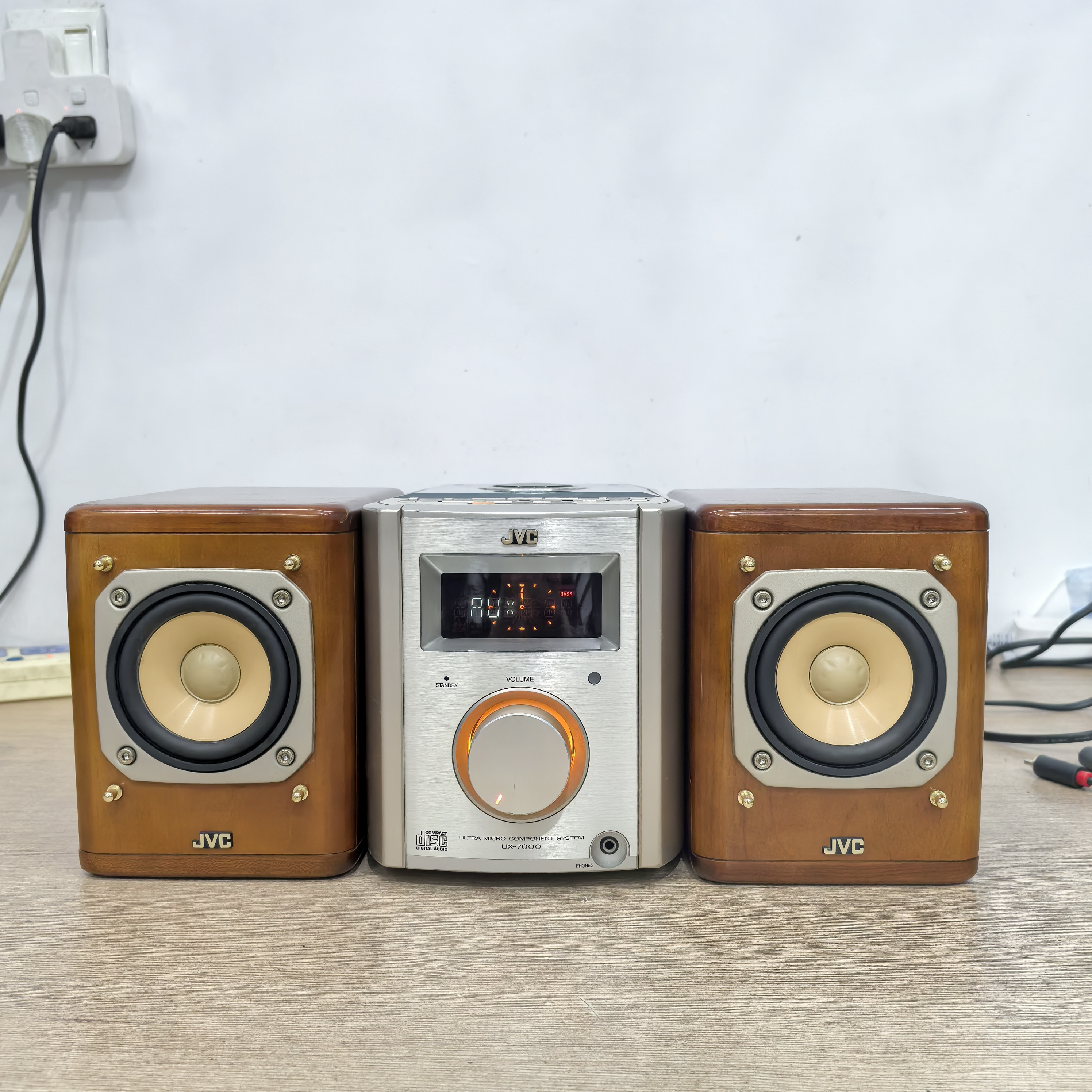 9新  JVC7000小型音响正常使用运费自理