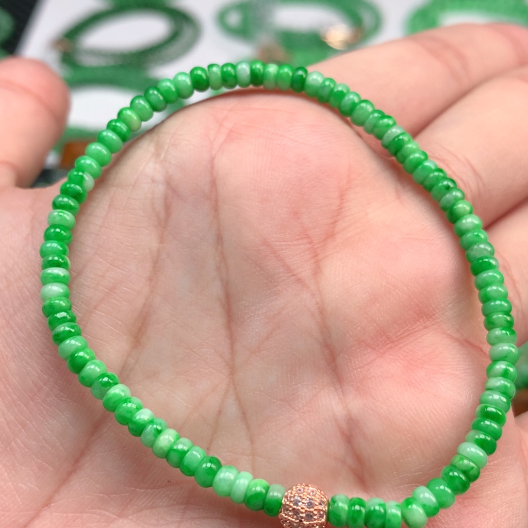 翡翠手链未镶嵌翡翠