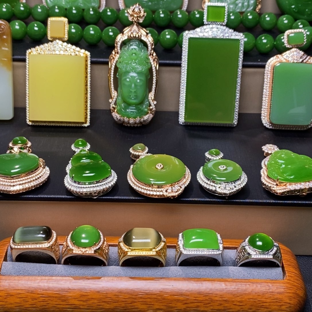 和田玉未镶嵌挂件