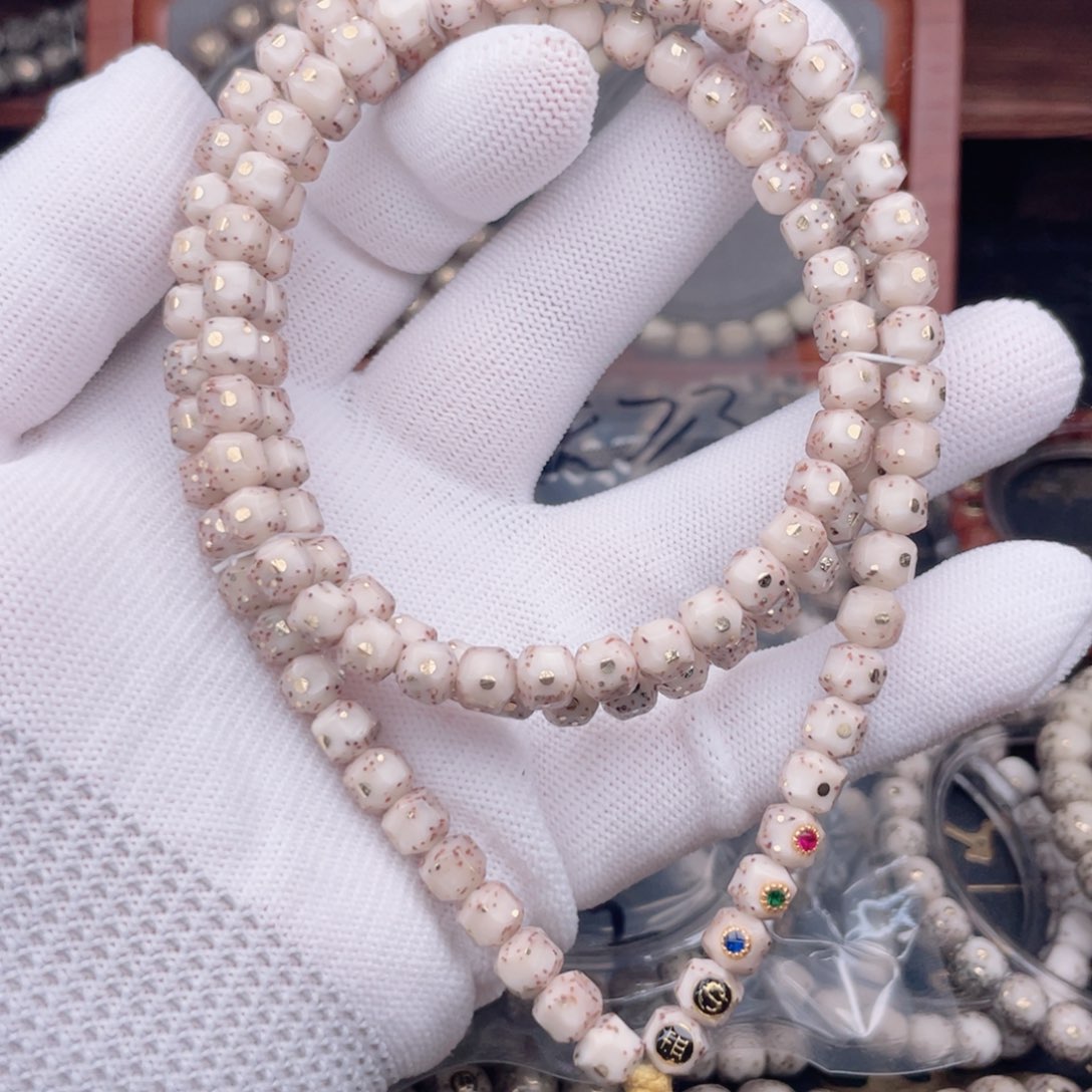 星月菩提手串石玉料手工无相留白粉冰玉化108