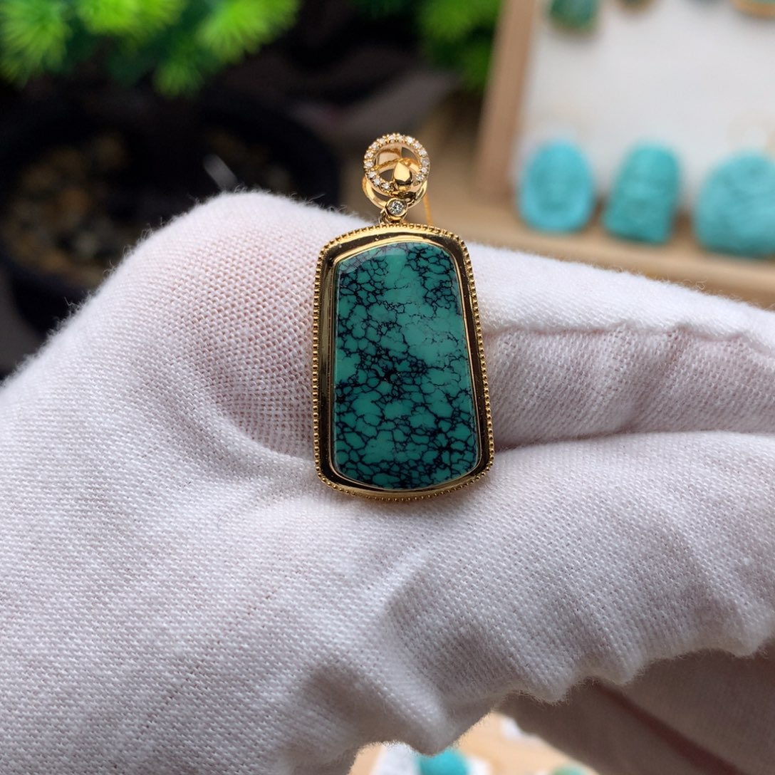 绿松石珠宝奇石18K金镶嵌