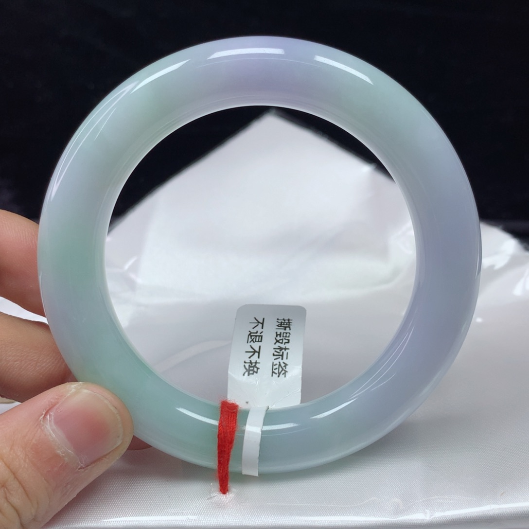 翡翠手镯（圆镯）未镶嵌56.8