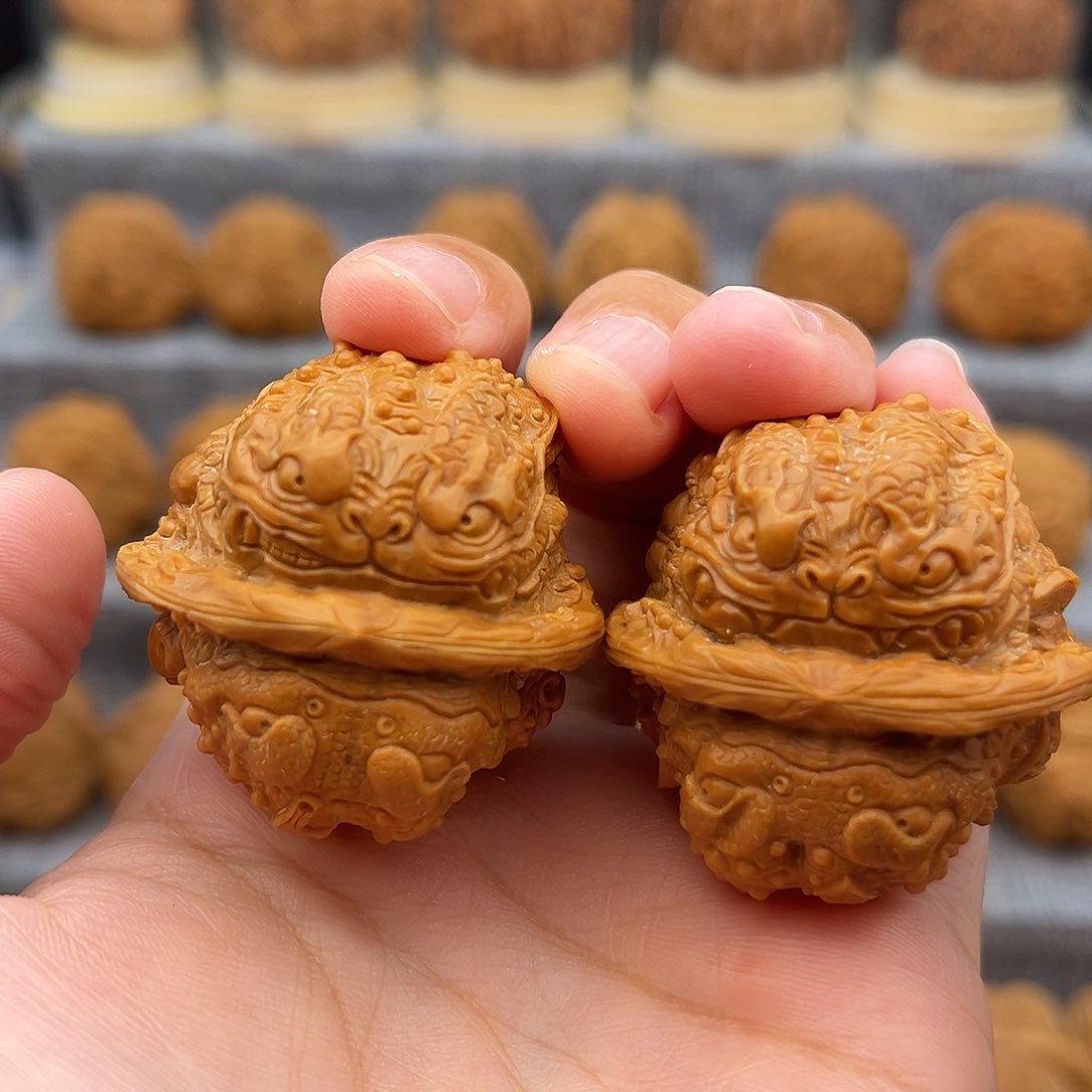 核桃把件龙蟾金蟾小