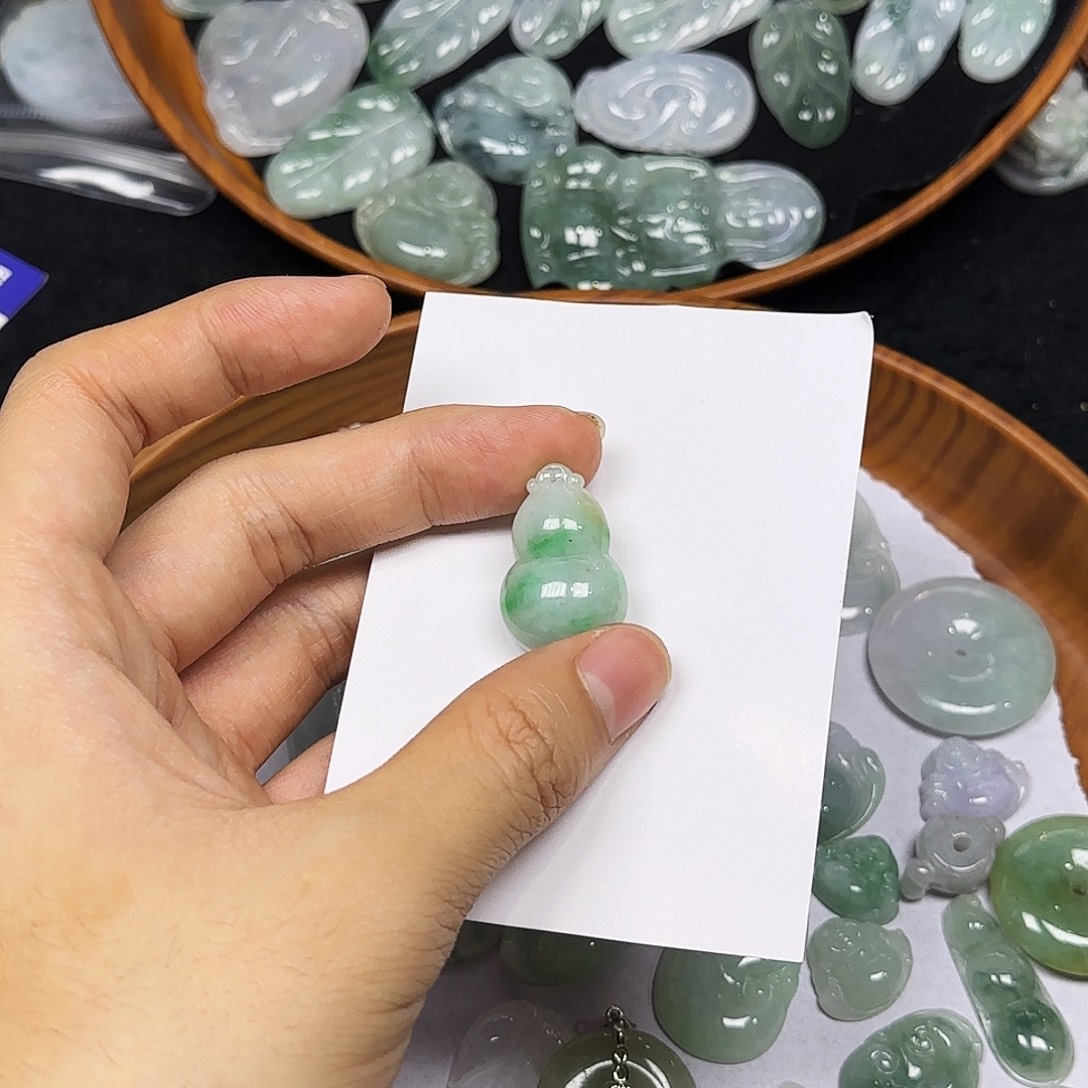 翡翠未镶嵌颈饰翡翠