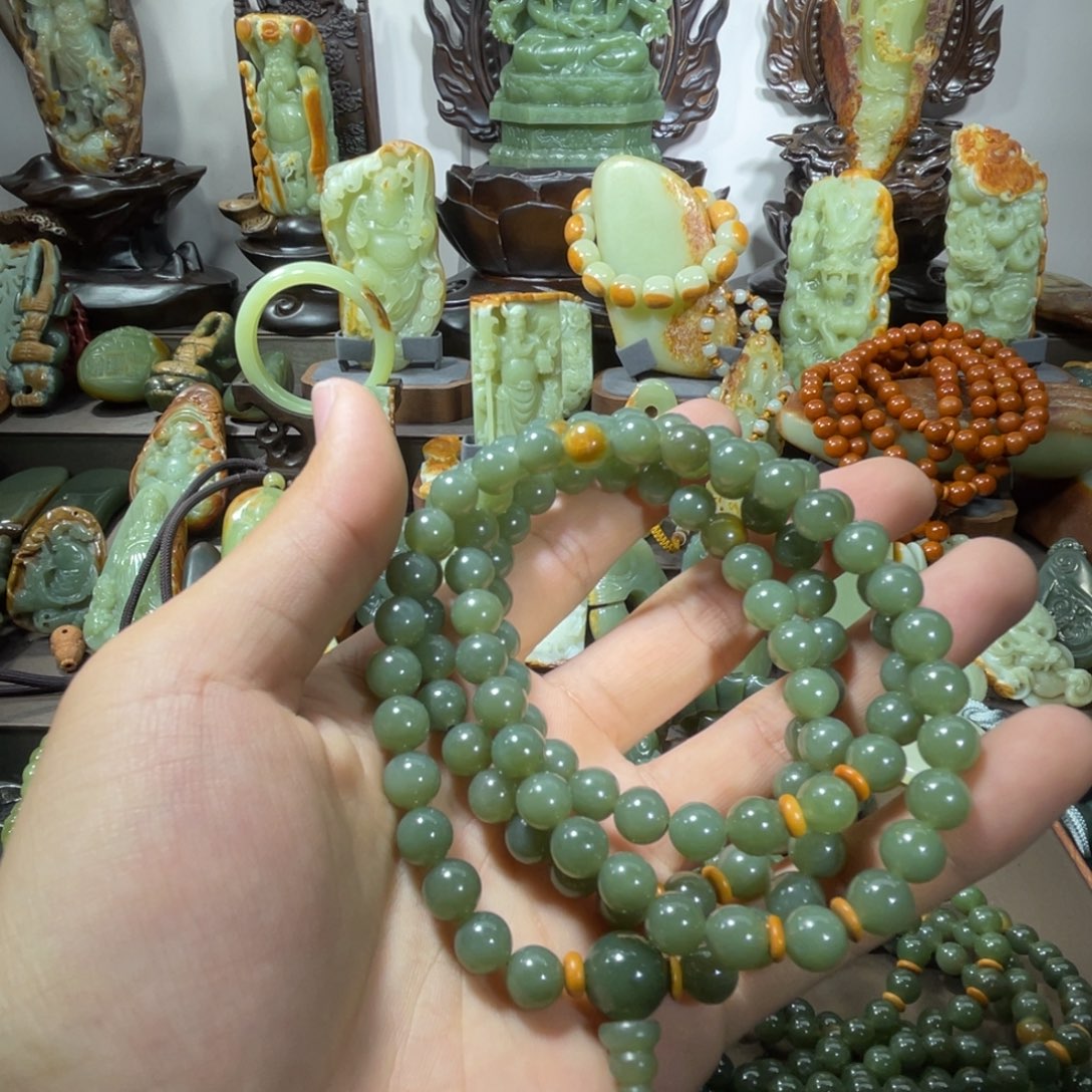 岫岩河磨玉（透闪石质玉）108 卡8未镶嵌