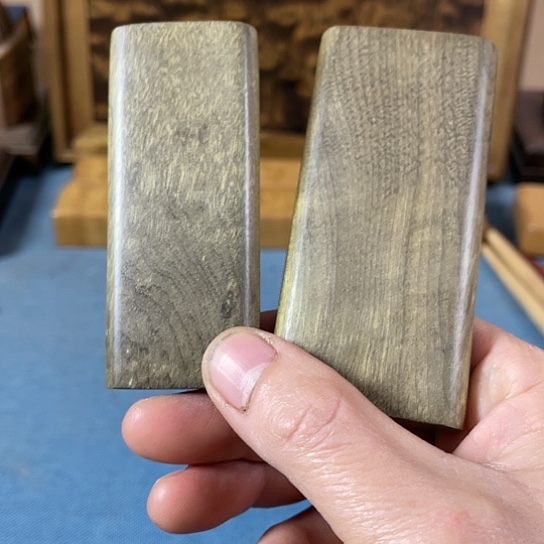 【闪购商品】袅**烟金丝楠阴沉木手把件