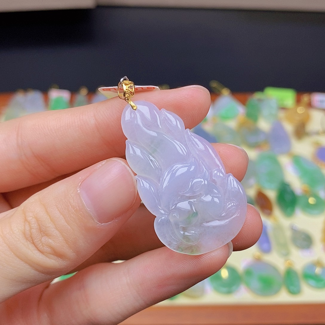 翡翠颈饰18K金镶嵌翡翠