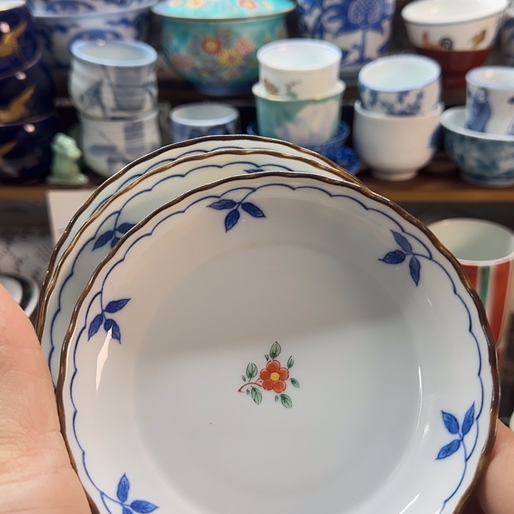 橘吉的青花小碟子