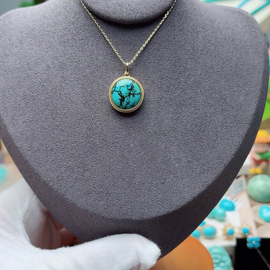 绿松石未镶嵌颈饰