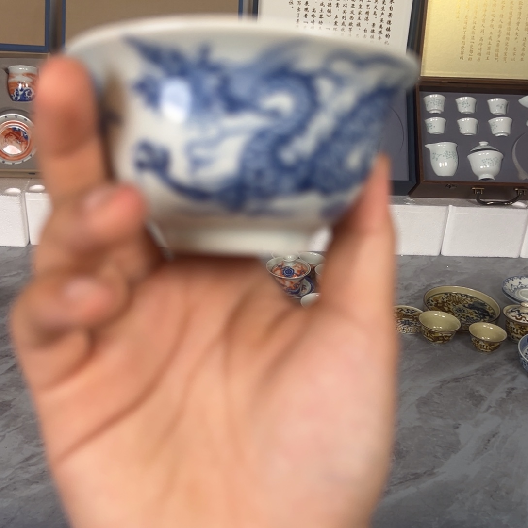 白青花铠甲龙压手杯全