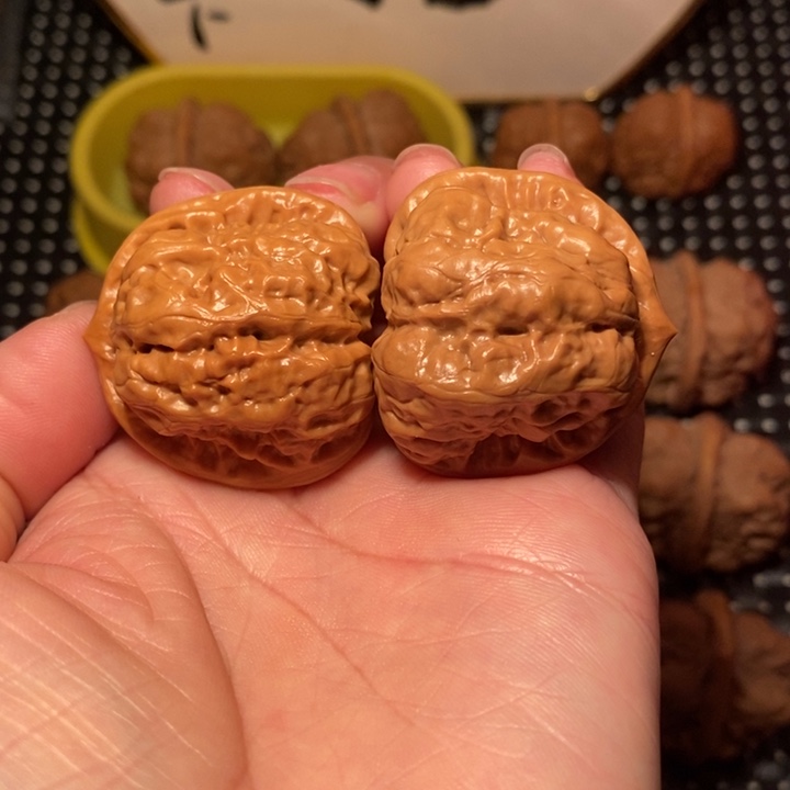 文玩核桃把件开背大腿