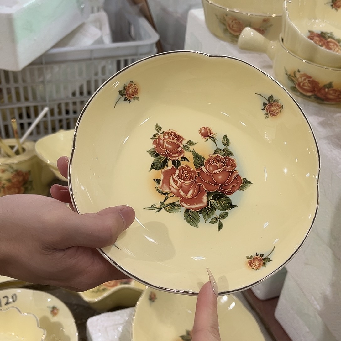 星博汇陶瓷有限公司2个