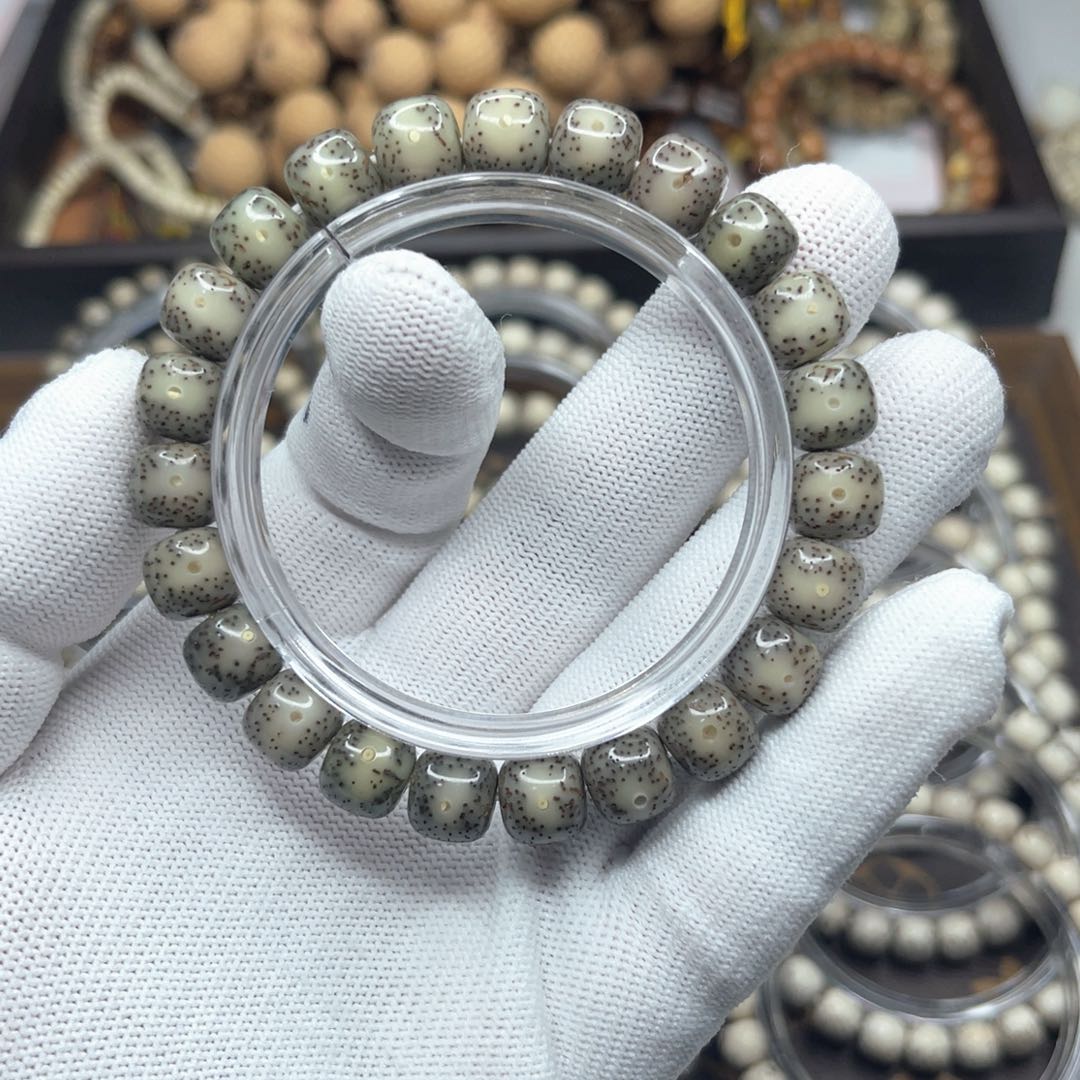 星月菩提吊坠A03  10*9黑冰，，，