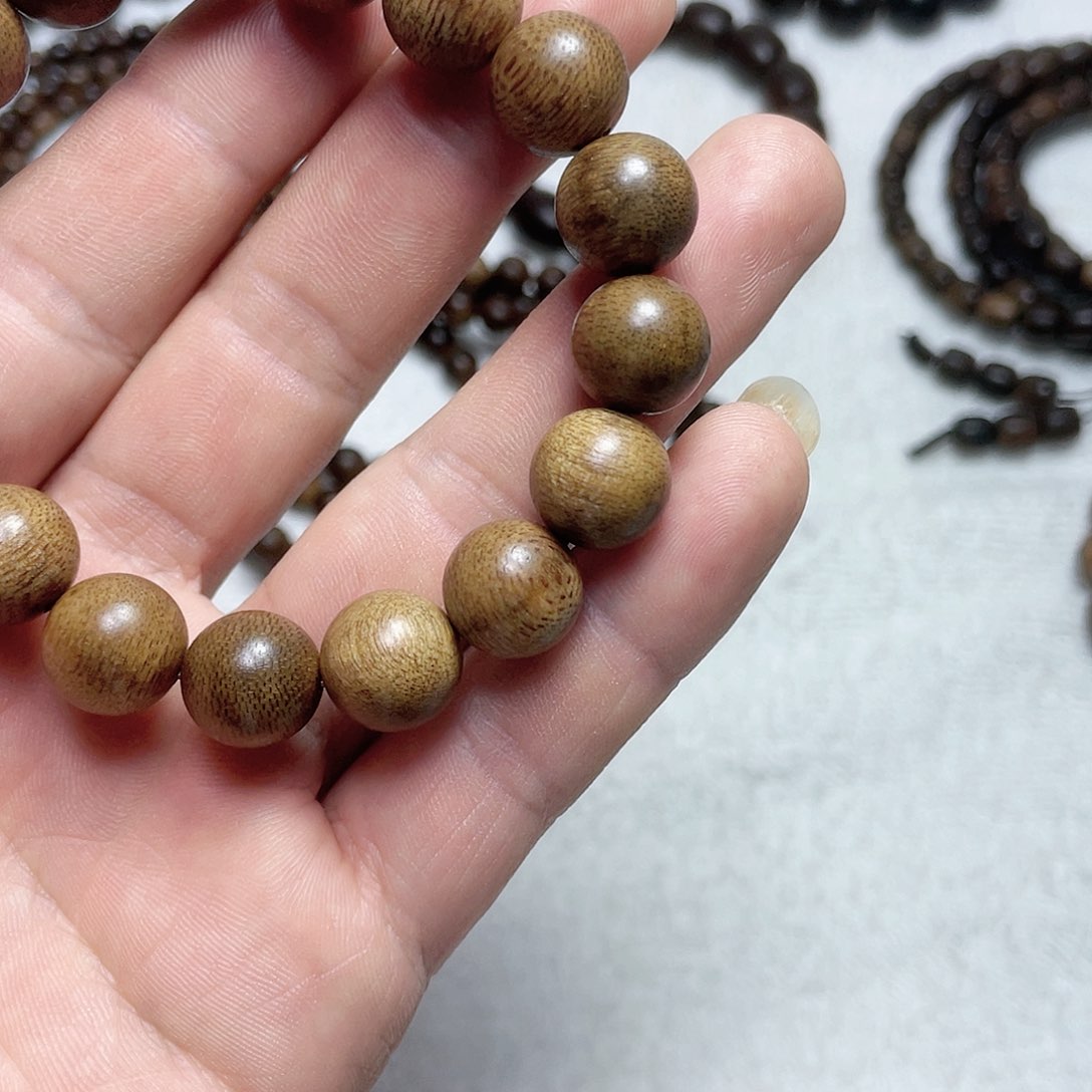 沉香手串海南鹦歌绿棋