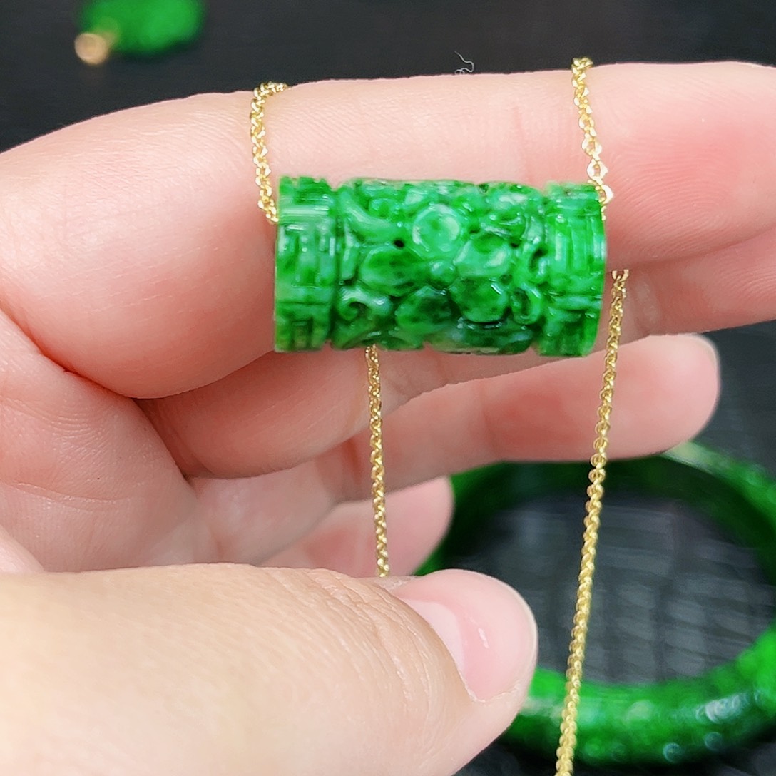 翡翠颈饰未镶嵌吊坠