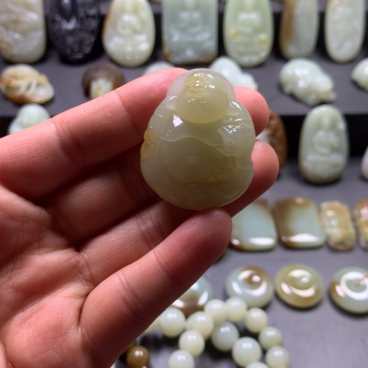 和田玉（糖玉）颈饰未镶嵌