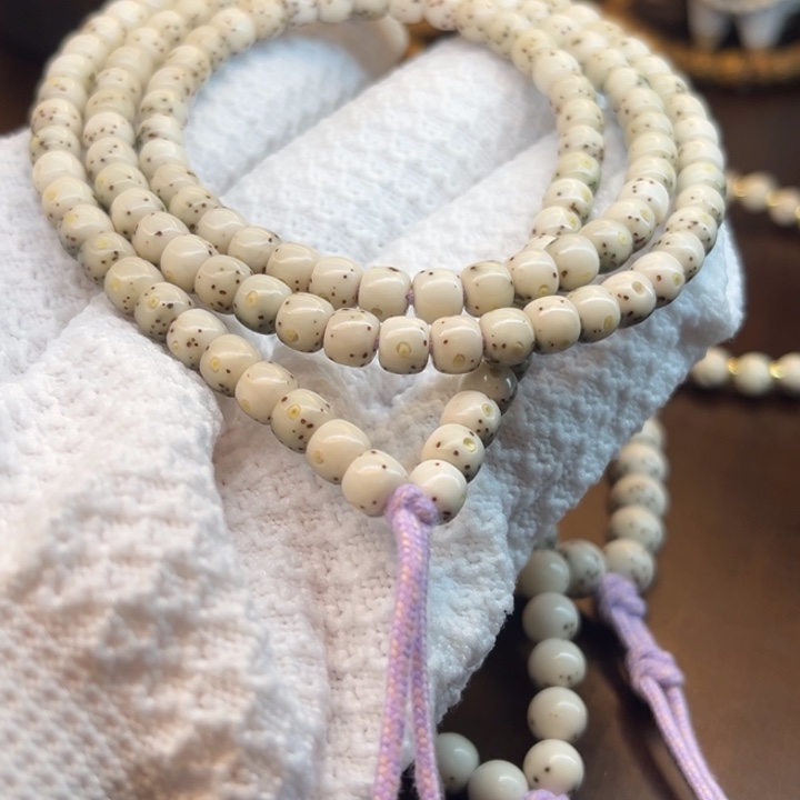 S***，吊坠星月菩提6.5*5三分之二留白小头条