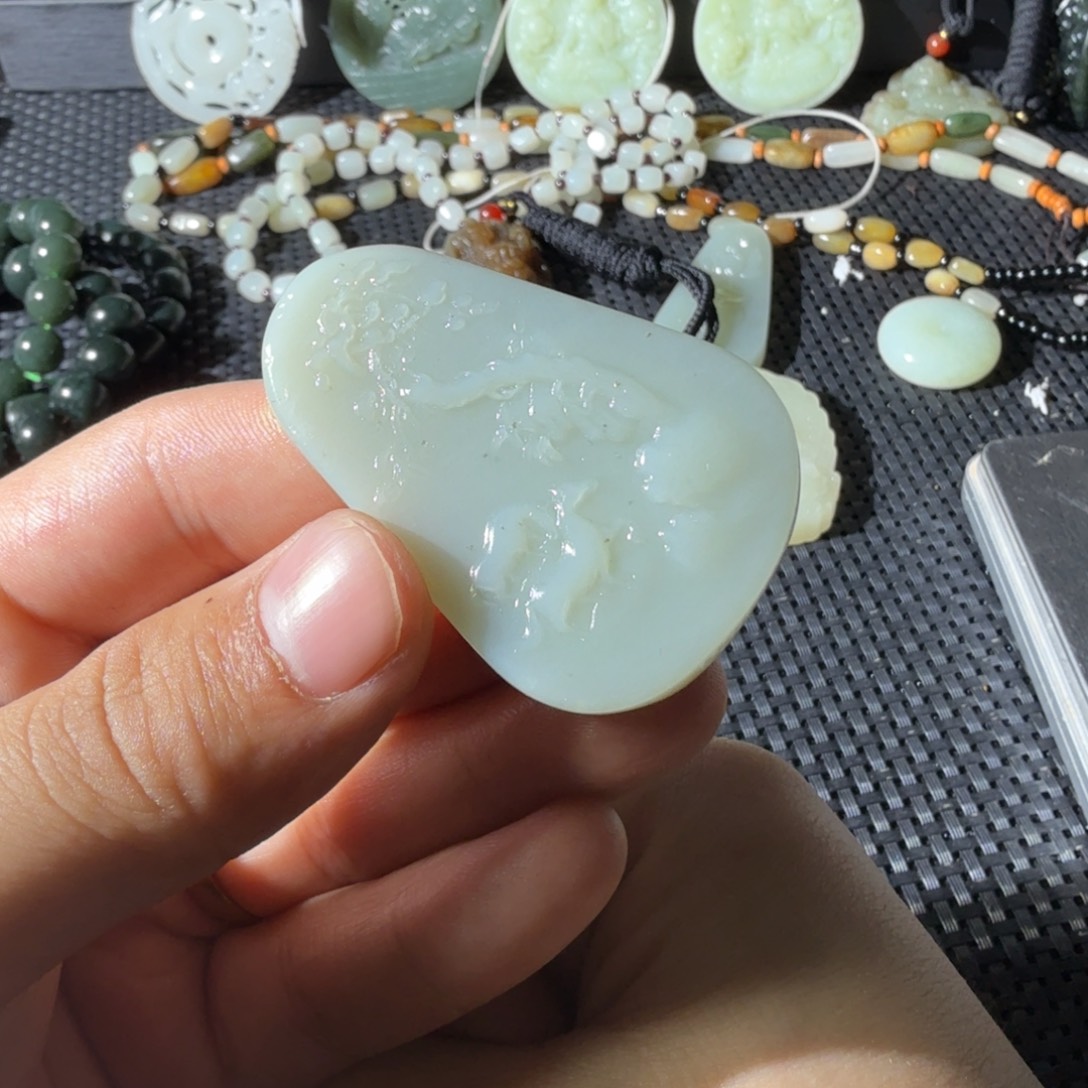 和田玉未镶嵌颈饰