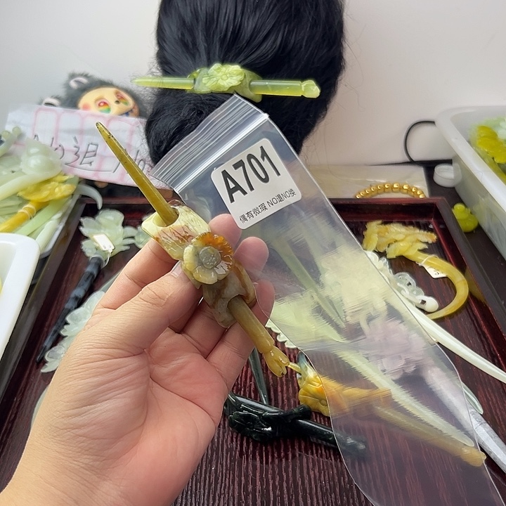 小***黑蛇纹石玉合金发饰