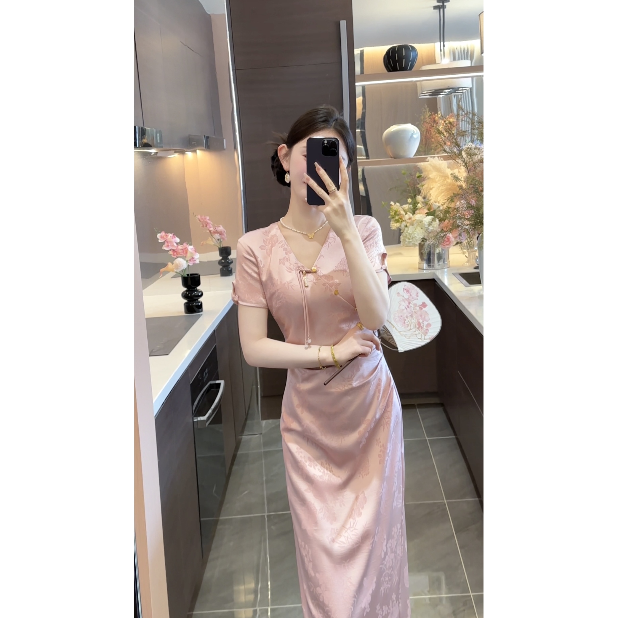 【周粥】【独香】2025新款新中式气质收腰V领盘扣连衣裙预JJX5LYQ2641