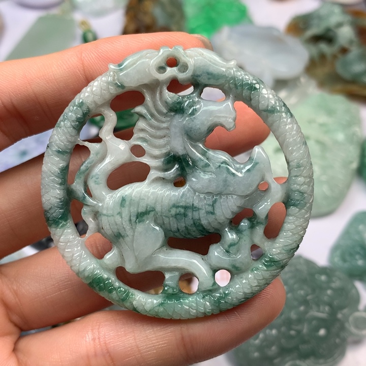 翡翠未镶嵌颈饰翡翠